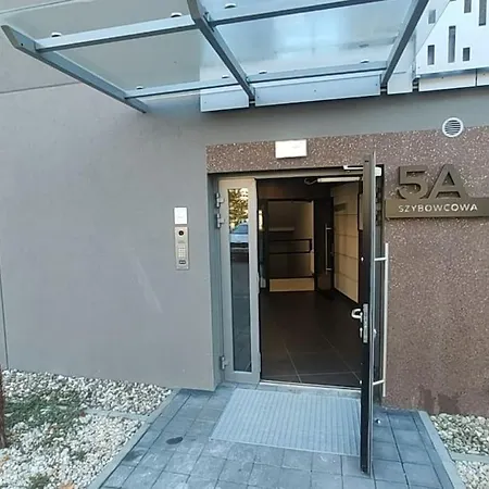 New 69 Szybowcowa Centre